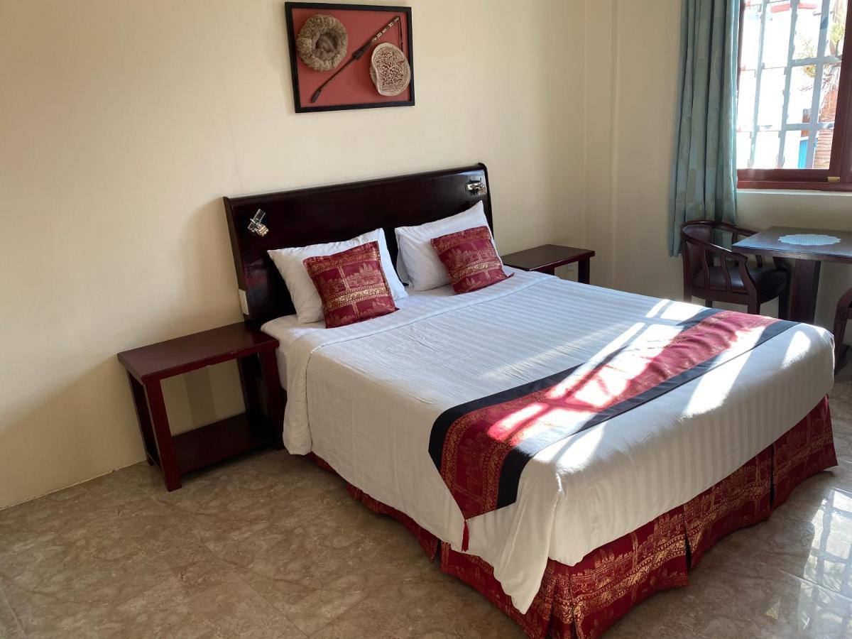 Murray Guesthouse Chau Doc Exterior photo